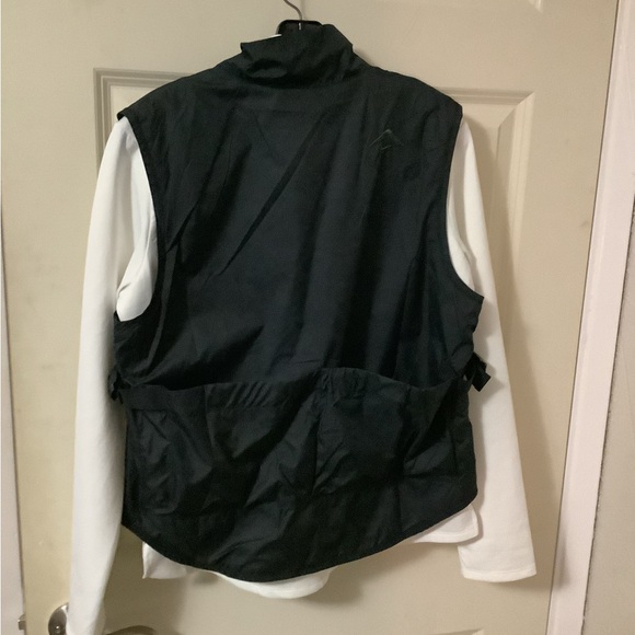 Nike Golf Vest and Therma Fit Half Zip Top - Picture 5 of 9